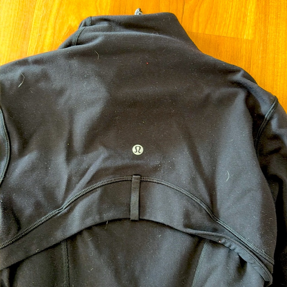 Lululemon - black define jacket. Size 4. Great condition. - Picture 2 of 2